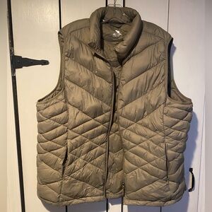 ZeroXposur Olive Green Puffer Jacket Interior Branding